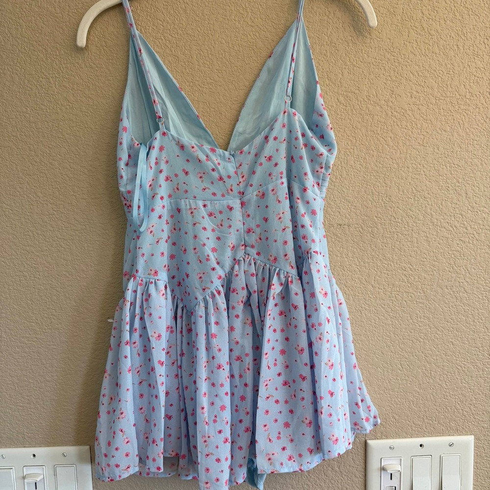 American Threads Light Blue‎ Pink Ditsy Floral V-Neck Skort Romper Small NWT - Picture 2 of 12